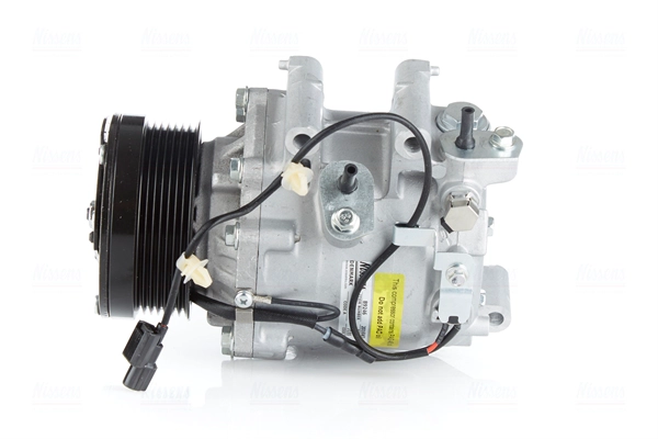 Compressor, air conditioning