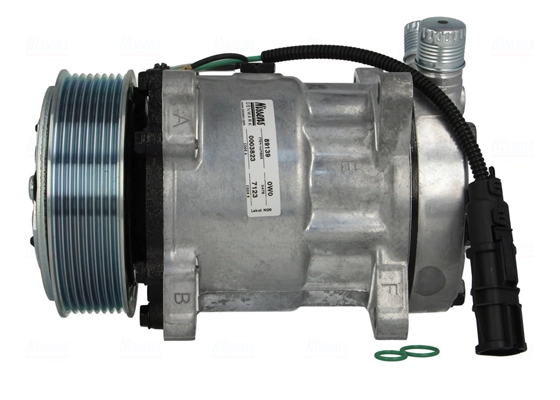Compressor, air conditioning