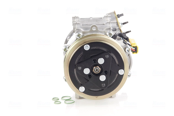 Compressor, air conditioning