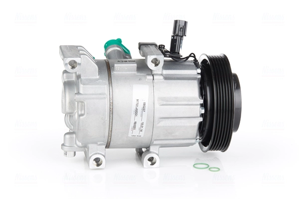 Compressor, air conditioning