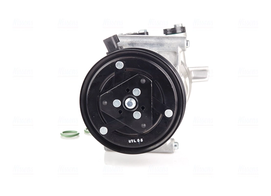 Compressor, air conditioning