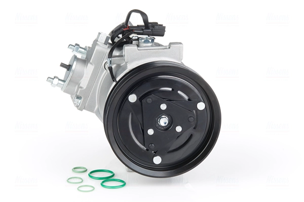 Compressor, air conditioning