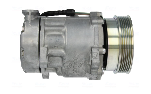 Compressor, air conditioning