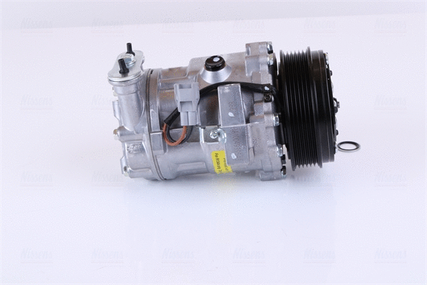Compressor, air conditioning