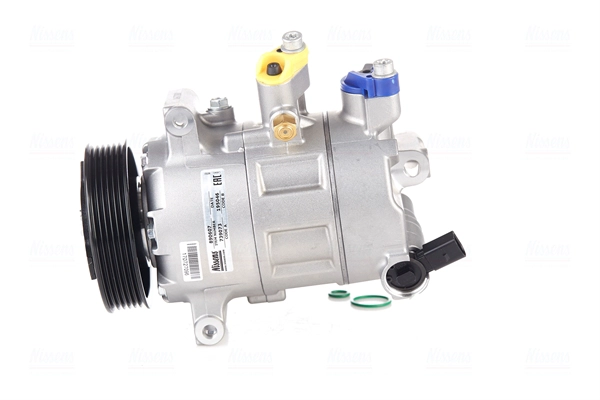 Compressor, air conditioning