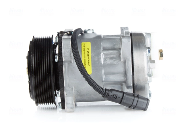 Compressor, air conditioning