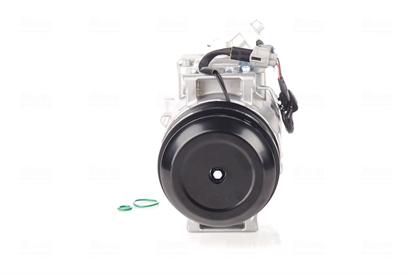 Compressor, air conditioning
