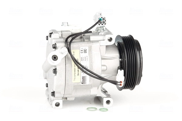 Compressor, air conditioning