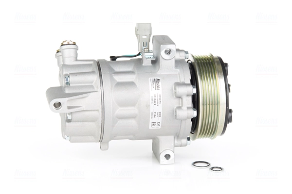 Compressor, air conditioning