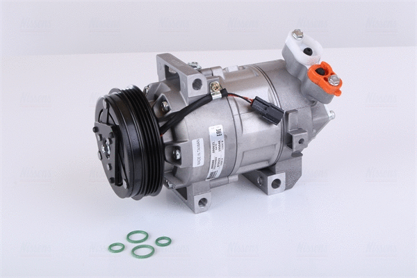 Compressor, air conditioning