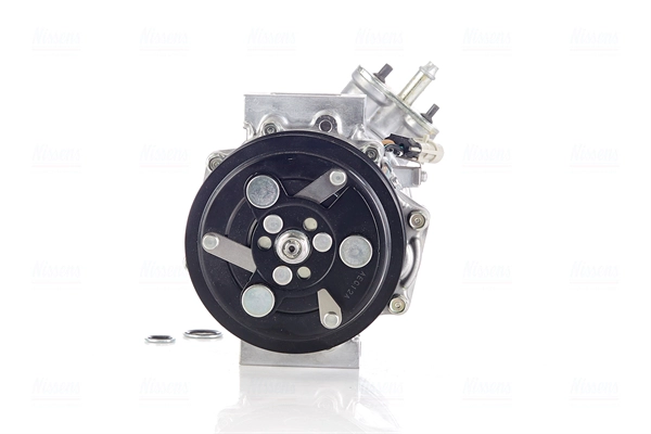 Compressor, air conditioning