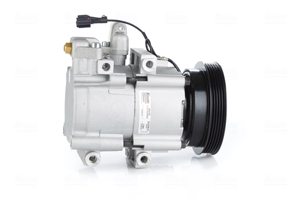 Compressor, air conditioning