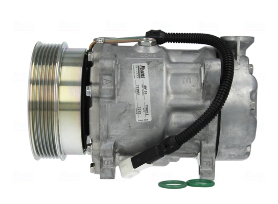 Compressor, air conditioning