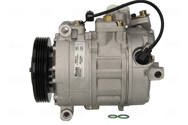 Compressor, air conditioning